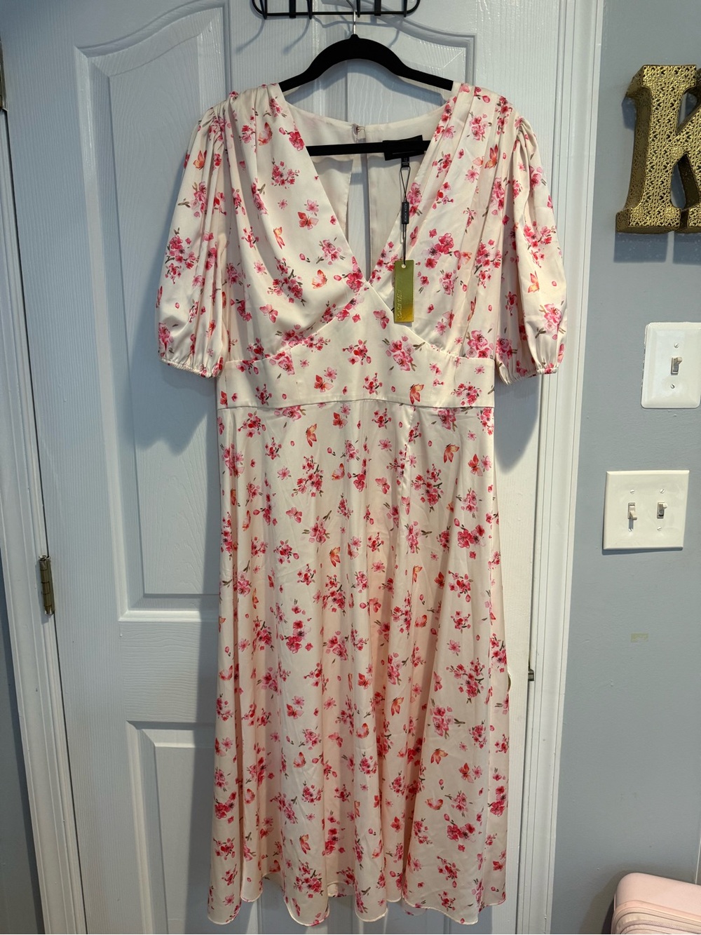Alexia Admor V-Neck Puff Sleeve Midi Dress